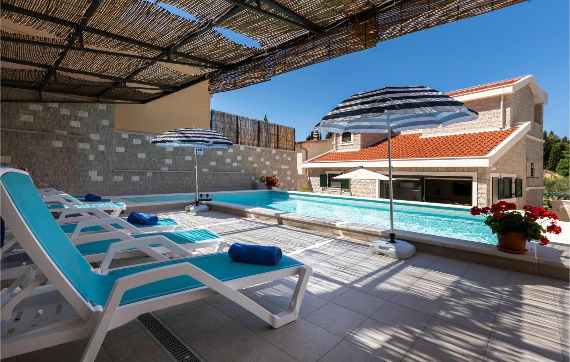 Lovely Home In Klek With House A Panoramic View 외부 사진