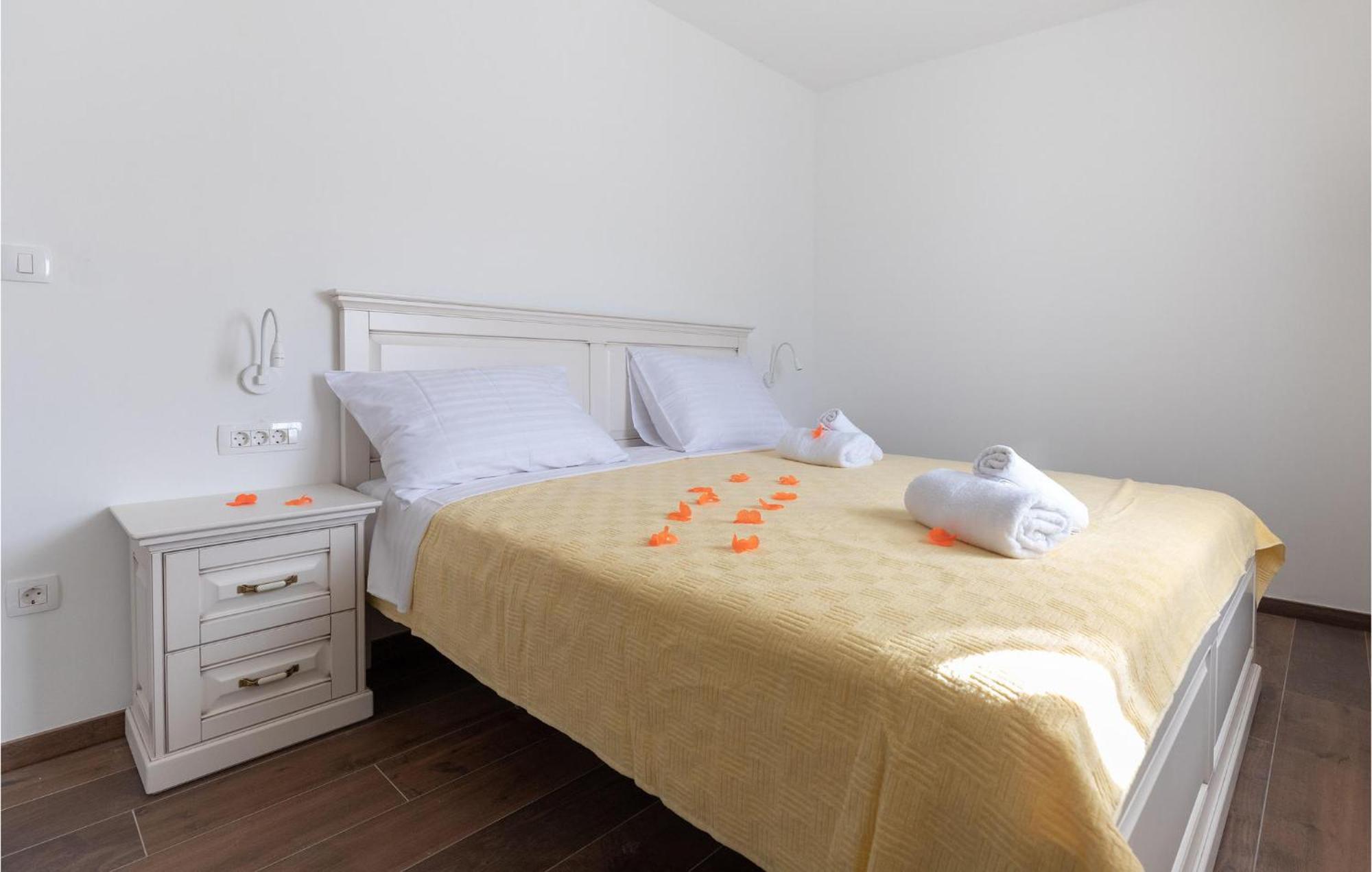 Lovely Home In Klek With House A Panoramic View 외부 사진