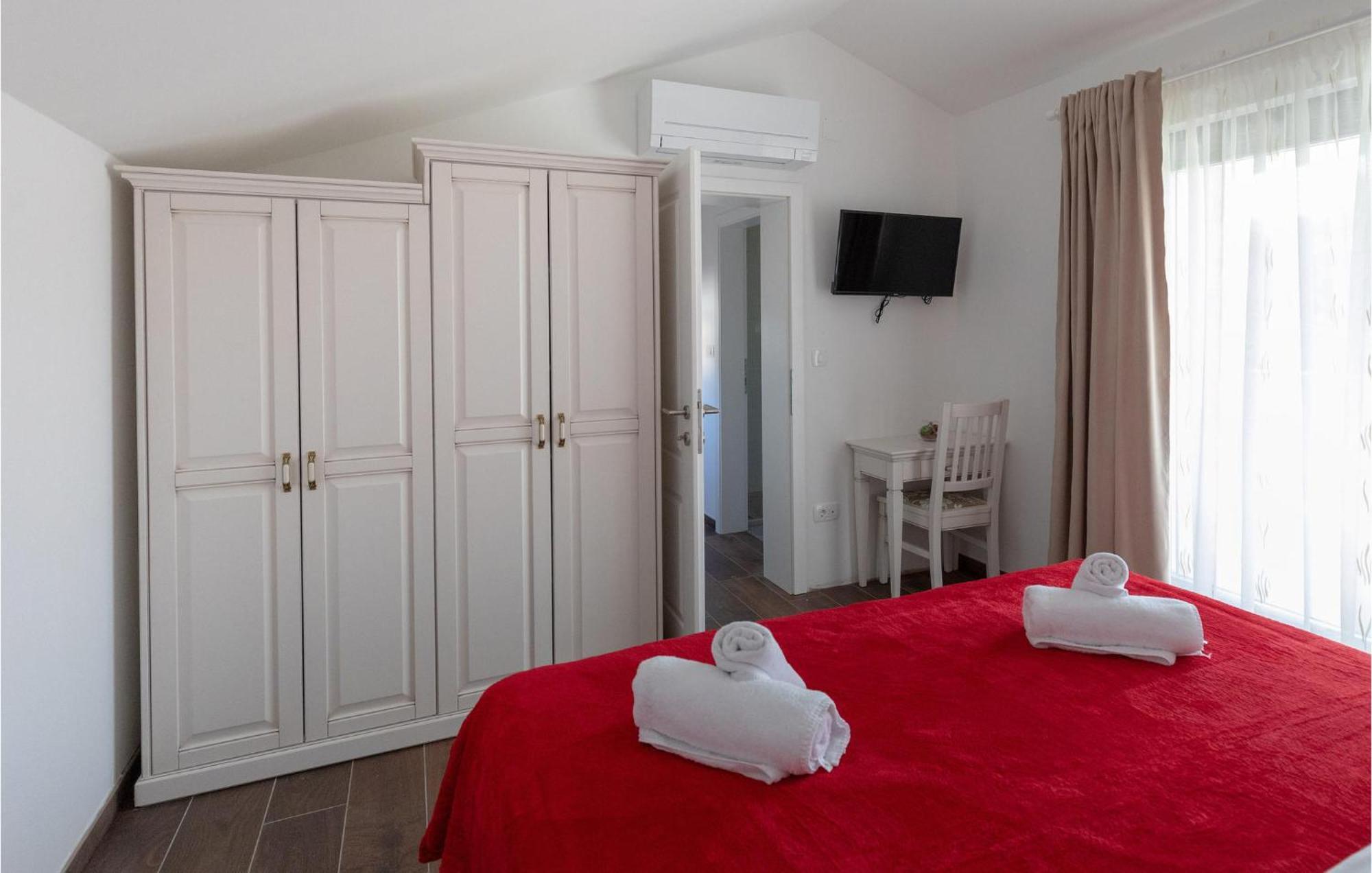 Lovely Home In Klek With House A Panoramic View 외부 사진